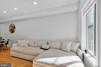 Building Photo - 427 W Norris St