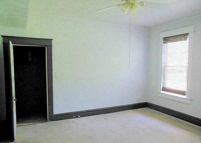 Building Photo - Spacious 1 Bedroom Apartment in Euwanee Park