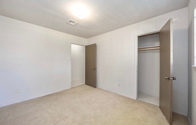 Building Photo - 6134 Balbo St