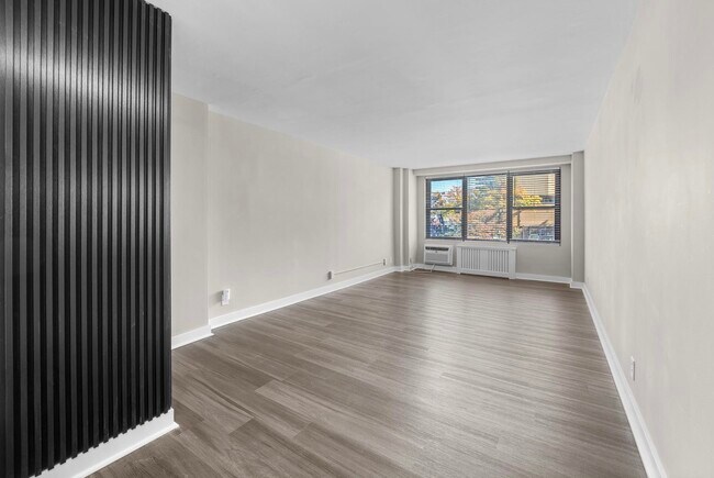 Building Photo - 10 Huron Ave