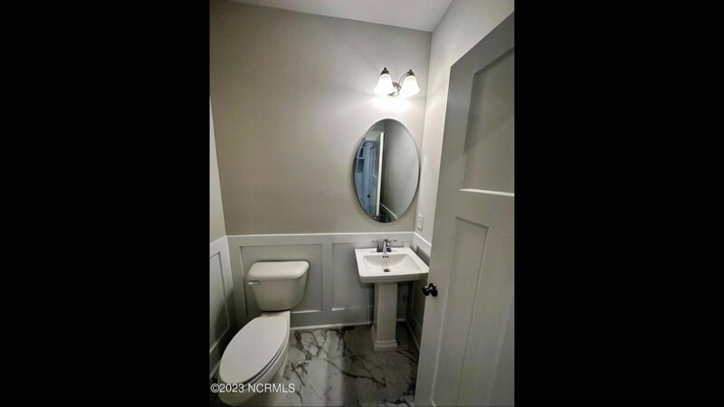 Building Photo - 623 Muscadine Ln