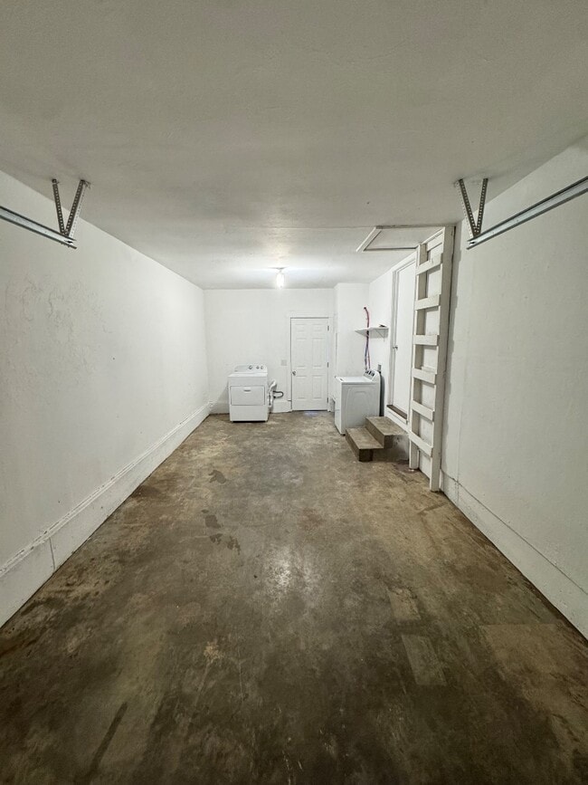 Building Photo - 2505 SW Murray Dr