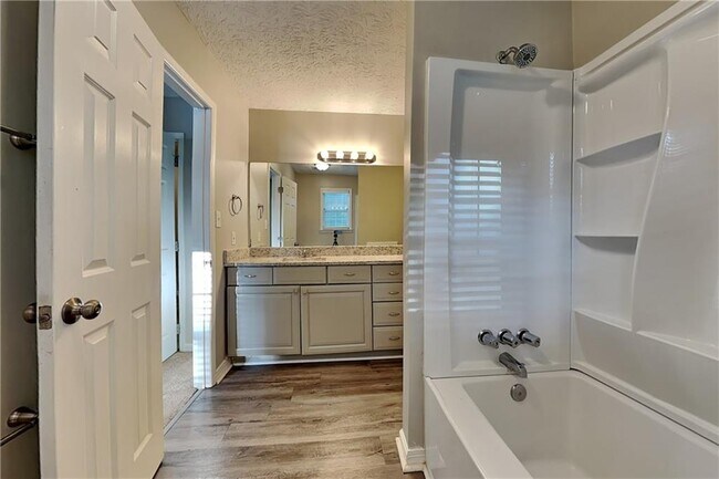 Building Photo - 2075 Pinella Dr