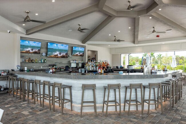 Building Photo - GOLF MEMBERSHIP - FANTASTIC VEWS- 3RD FLOO...