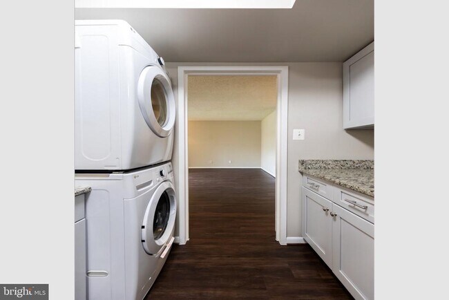 Building Photo - 11804 Breton Ct