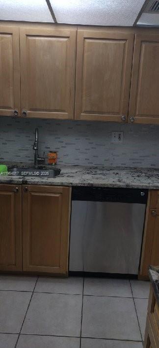 Building Photo - 9320 Fontainebleau Blvd