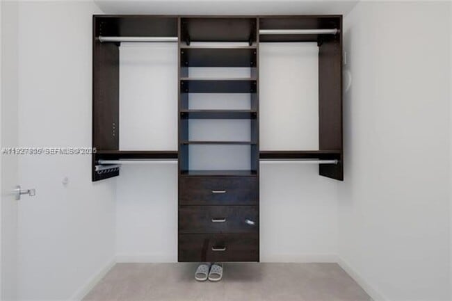 Building Photo - 17001 Collins Ave