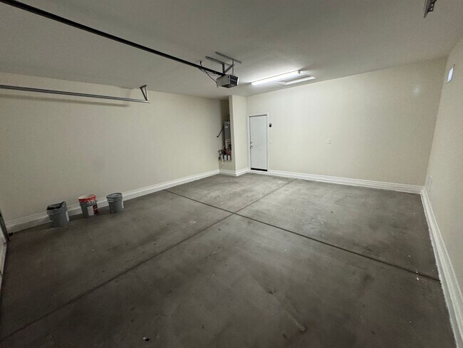 Building Photo - 4 Bedroom - 2 Bath - 1760 Sq. Ft - Beautiful New Built Home - Glendale