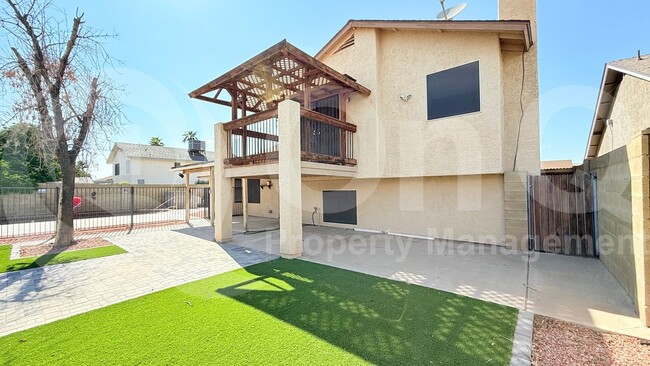 Building Photo - 8821 W Cavalier Dr