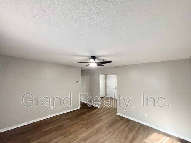 Building Photo - 4520 Limit St