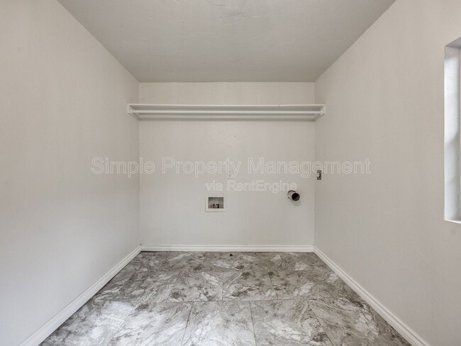 Building Photo - 2112 N Drexel Blvd