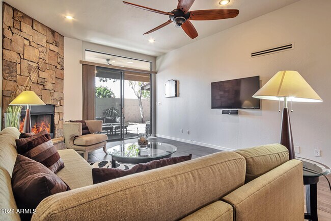 Building Photo - 7318 E Palo Verde Dr
