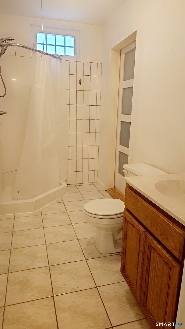 Building Photo - 20 Apple Way