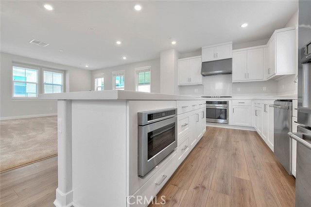 Building Photo - 6 Crown Point Dr