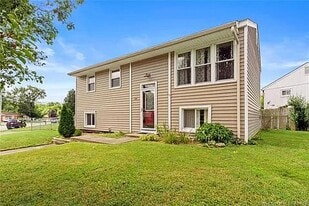 Building Photo - 120 Denny Dr