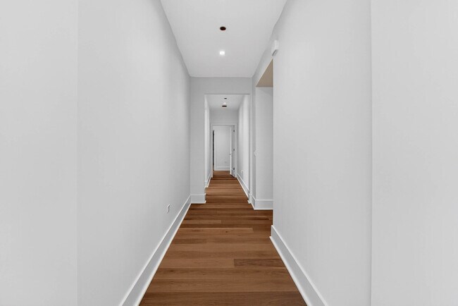 Building Photo - 363 E Wacker Dr