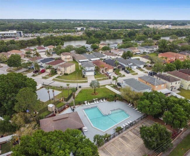 Building Photo - Stylish 2-Bedroom, 2-Bath Home in the Hear...