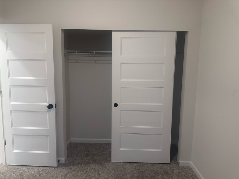 Building Photo - 12113 127th Ave E