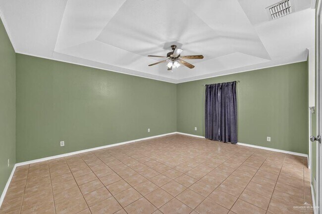 Building Photo - 17 Goldcrest Ave