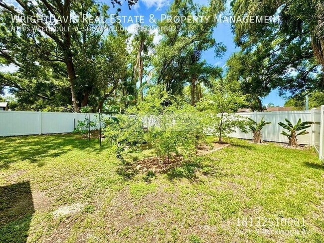 Building Photo - 8424 N Packwood Ave