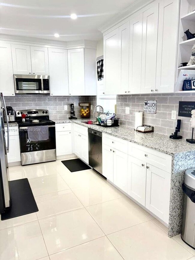 Building Photo - 677 NW 170th Terrace
