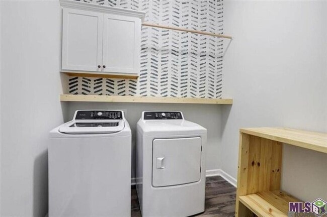 Building Photo - 1030 Gentle Wind Dr