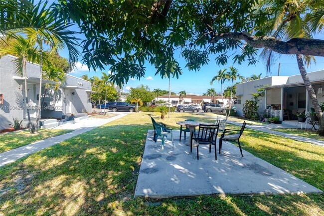 Building Photo - 1840 Fillmore St