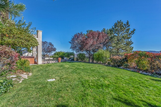 Building Photo - 1520 Taos Ln