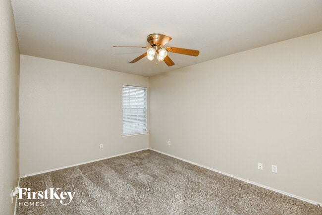 Building Photo - 9632 Linton Dr