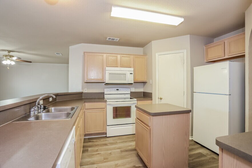 Building Photo - 522 Blueberry Hill Ln