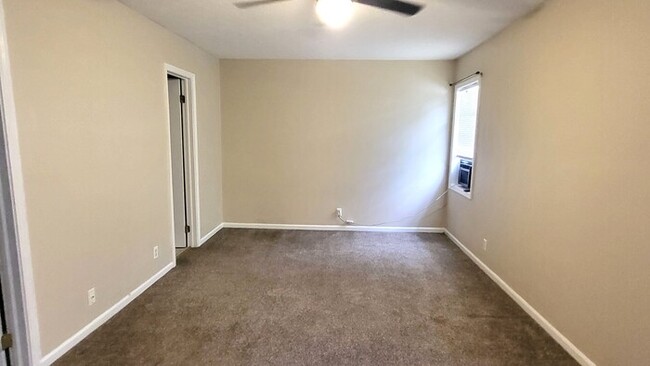 Building Photo - Great 2 Bedroom Condo for Rent in Myrtle B...