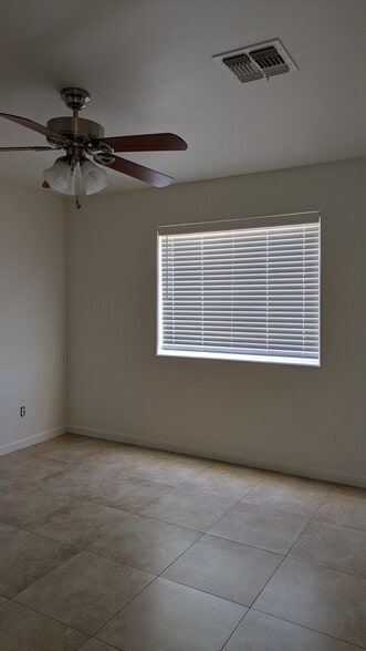 Building Photo - 427 East Waverly Street