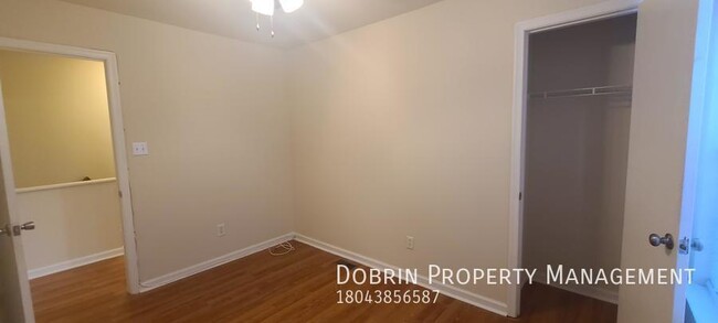 Building Photo - Renovated 5BD: Open floor plan - BLOCKS FR...