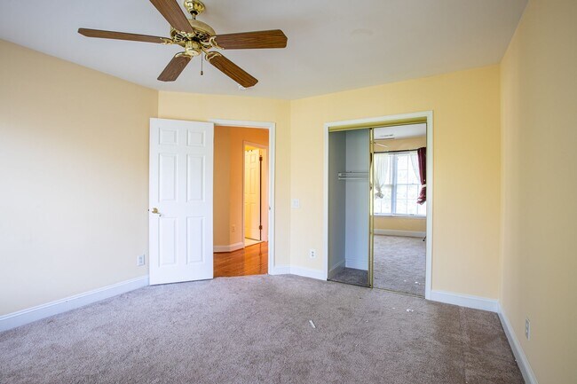 Building Photo - Impressive 3 BR/2 Full BA & 2 Half BA EOG Townhome in Decoverly Adventure!