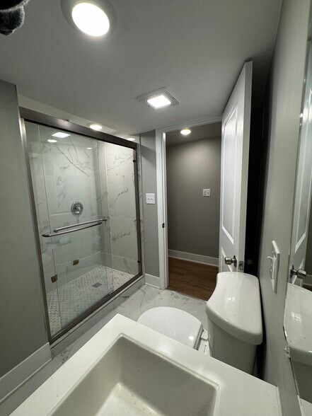 Building Photo - 3716 N Racine Ave