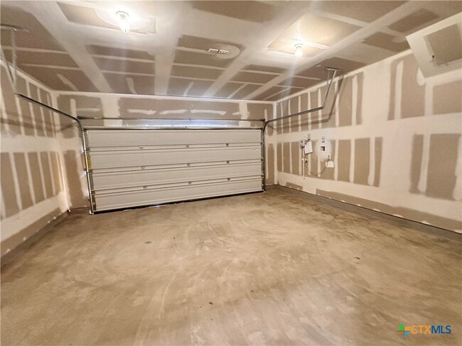 Building Photo - 124 Parrigin Cv