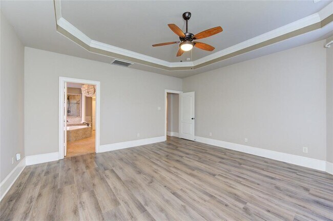Building Photo - 611 Whitney Oaks Ln