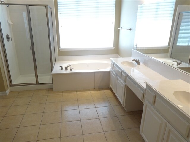 Building Photo - 6214 Crestridge Ln