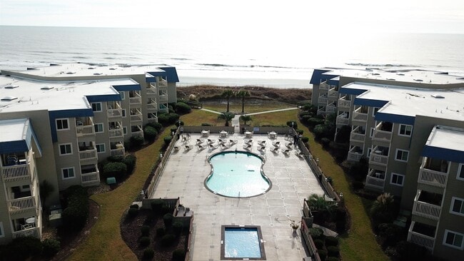 Building Photo - 9660 Shore Dr