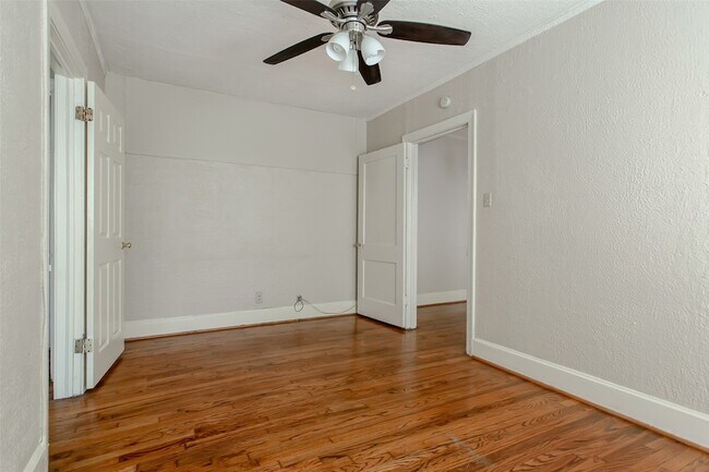Building Photo - 5900 Oram St