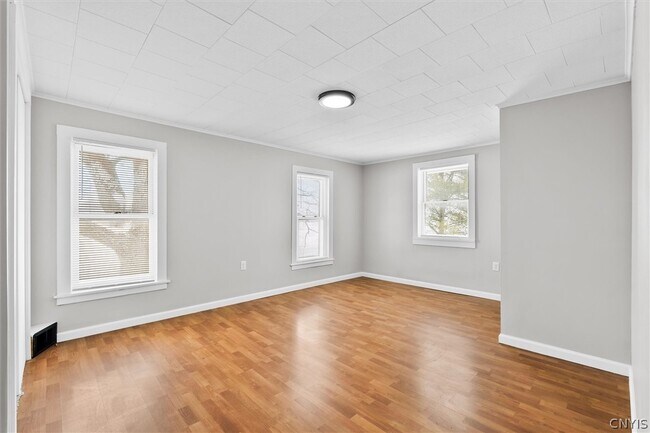 Building Photo - 6982 Webster Rd