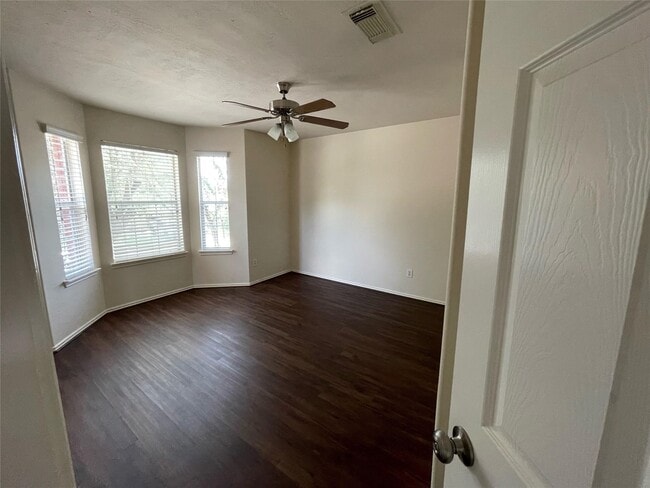Building Photo - 10439 Falling Rapids Ct