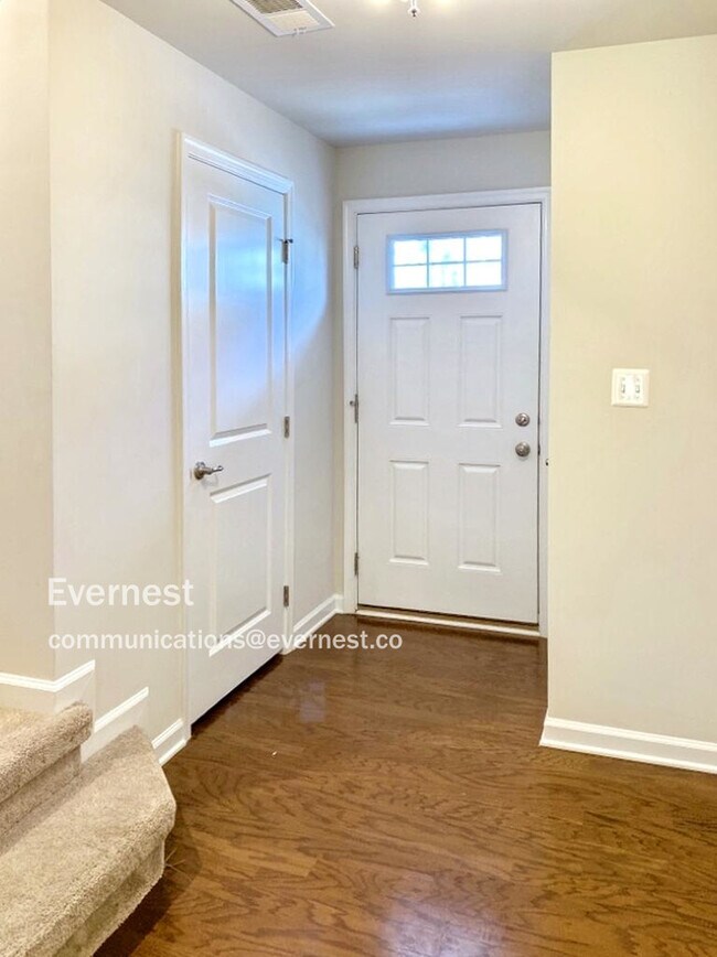 Building Photo - 8433 Devries Ln
