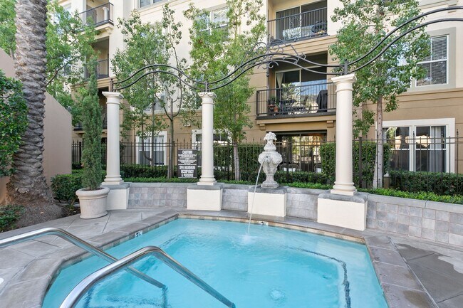 Building Photo - Irvine 2 Bed, 2 Bath With Amenities!!