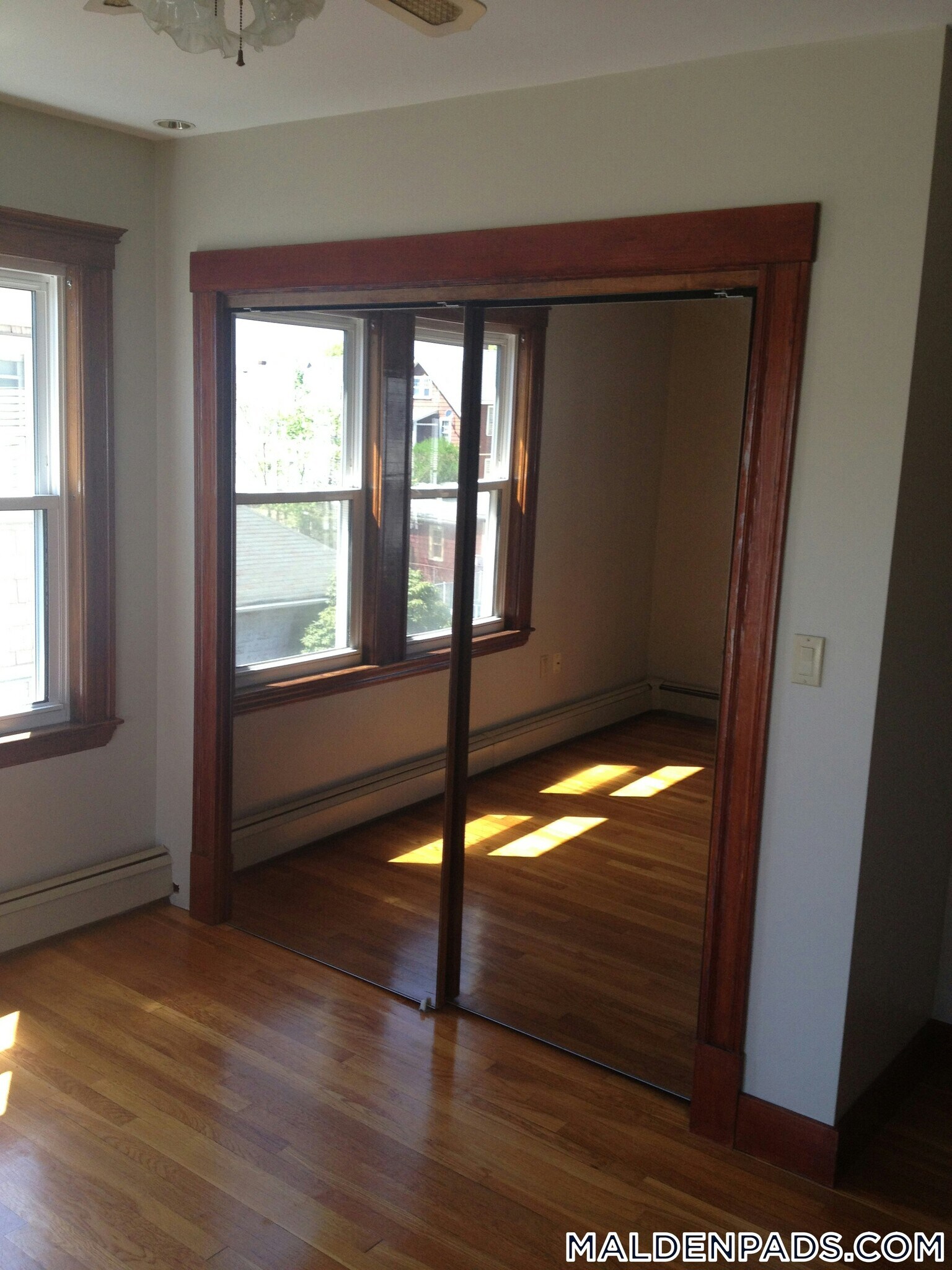 Building Photo - 477 Medford St