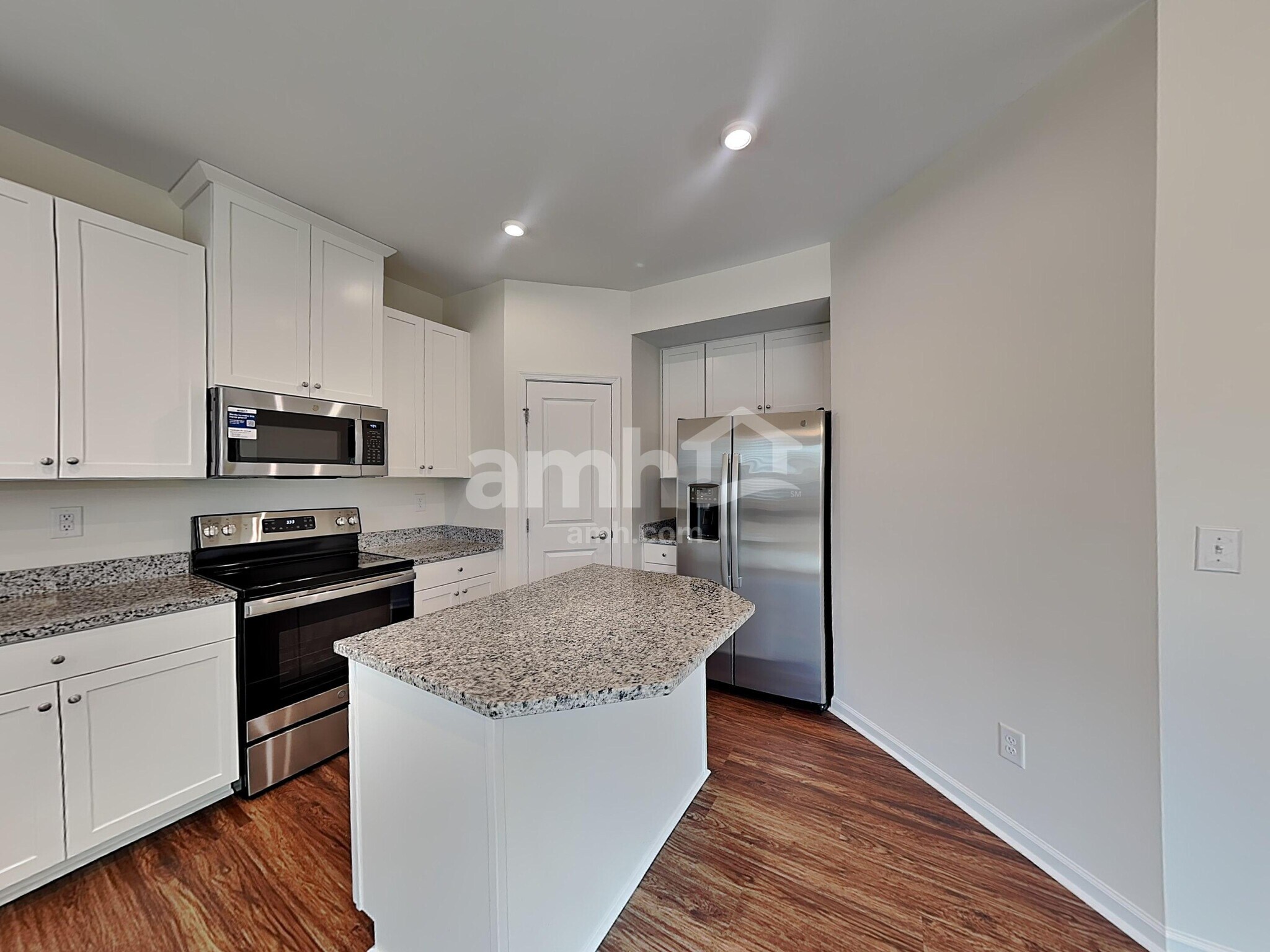 Building Photo - 648 Hamilton Park Dr