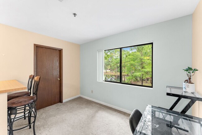 Building Photo - 7814 Shadowood Dr