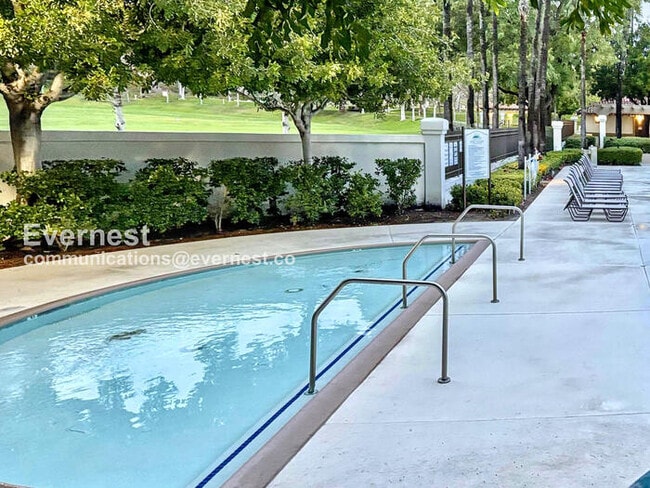 Building Photo - 9 Vía Espiritu