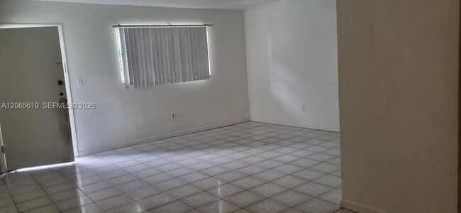 Building Photo - 16215 NE 18th Ct