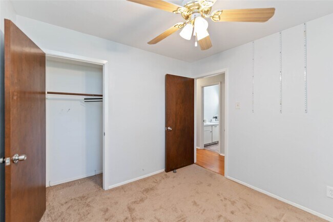 Building Photo - 12119 Dunlap St